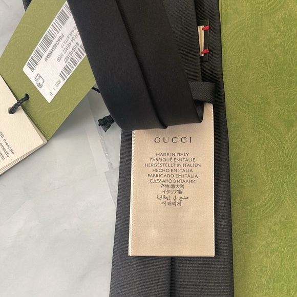$350 New Authentic GUCCI Christmas Tie, Gift for him, black - red/green GG Logo - Picture 7 of 13